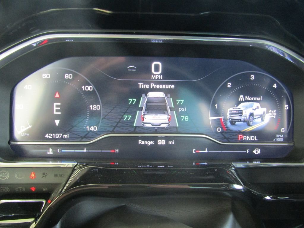 Used 2025 White GMC SLT image 32