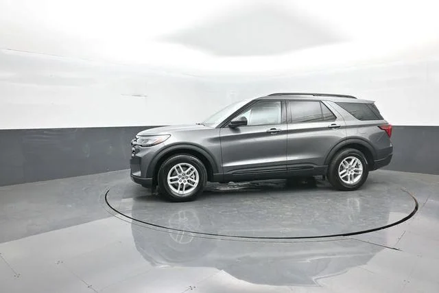 New 2026 Carbonized Gray Metallic Ford Active image 4