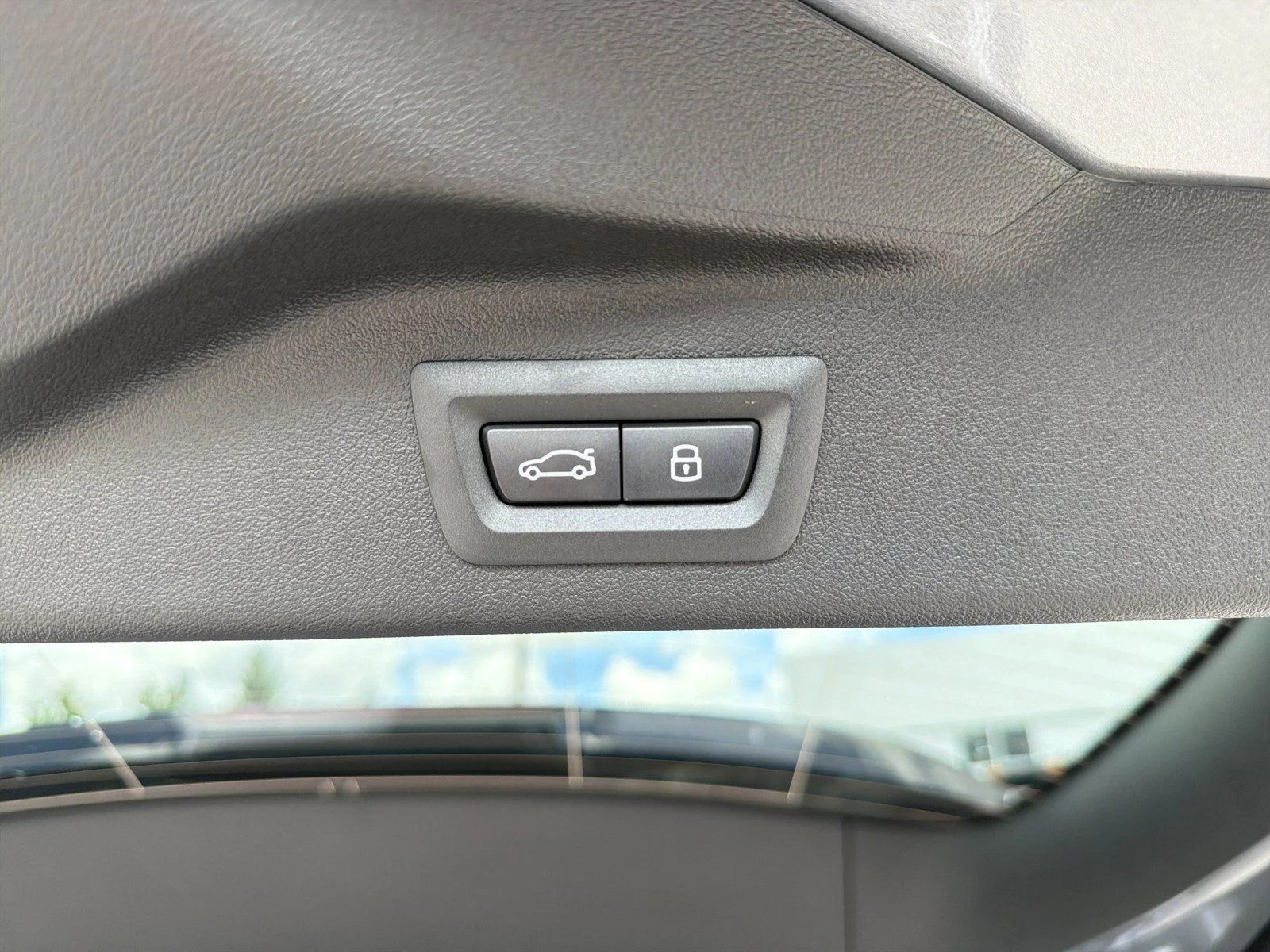 New 2027 Skyscraper Grey Metallic BMW xDrive40i image 13