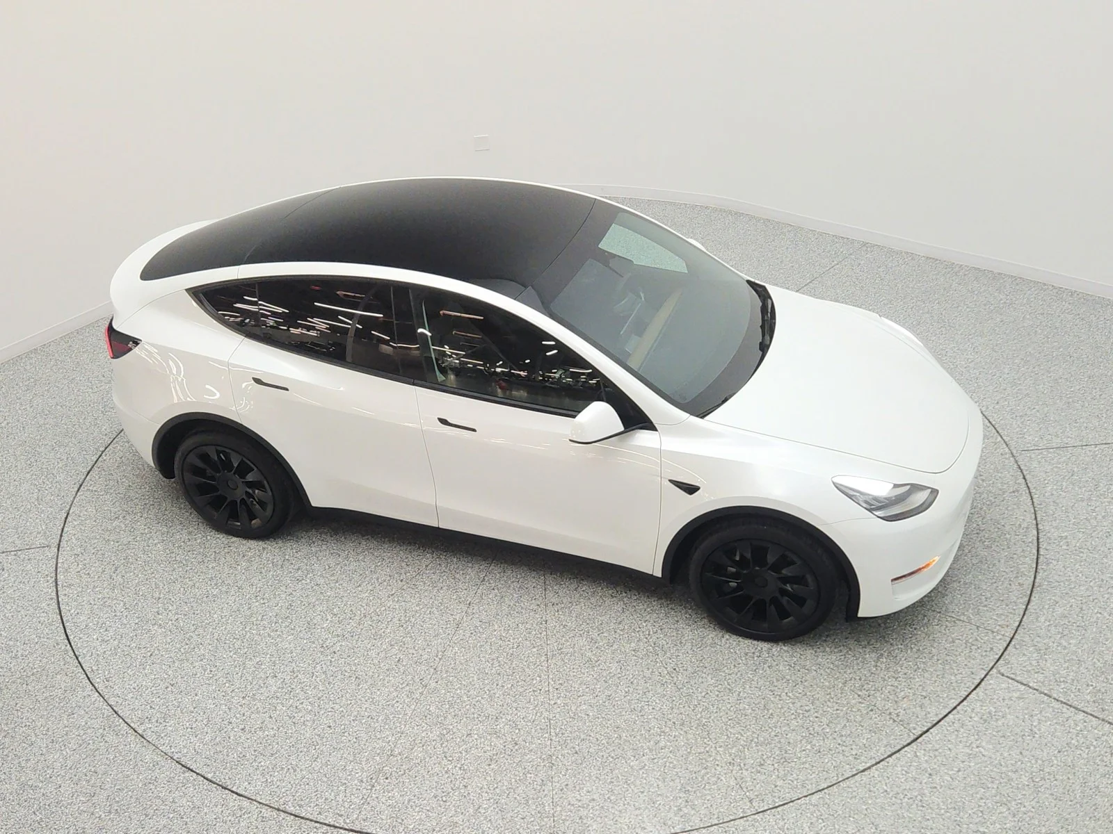 Used 2022 Pearl White Multi-Coat Tesla Long Range AWD image 25