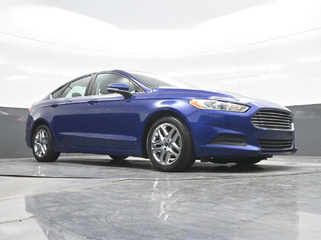Used 2016 Blue Ford SE image 23