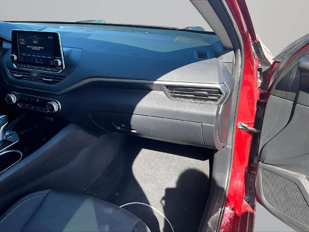 Used 2021 Red Nissan 2.5 SV image 15