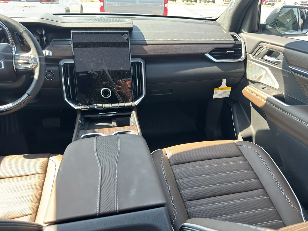 New 2026 Glacier White Tricoat GMC Denali Ultimate image 21