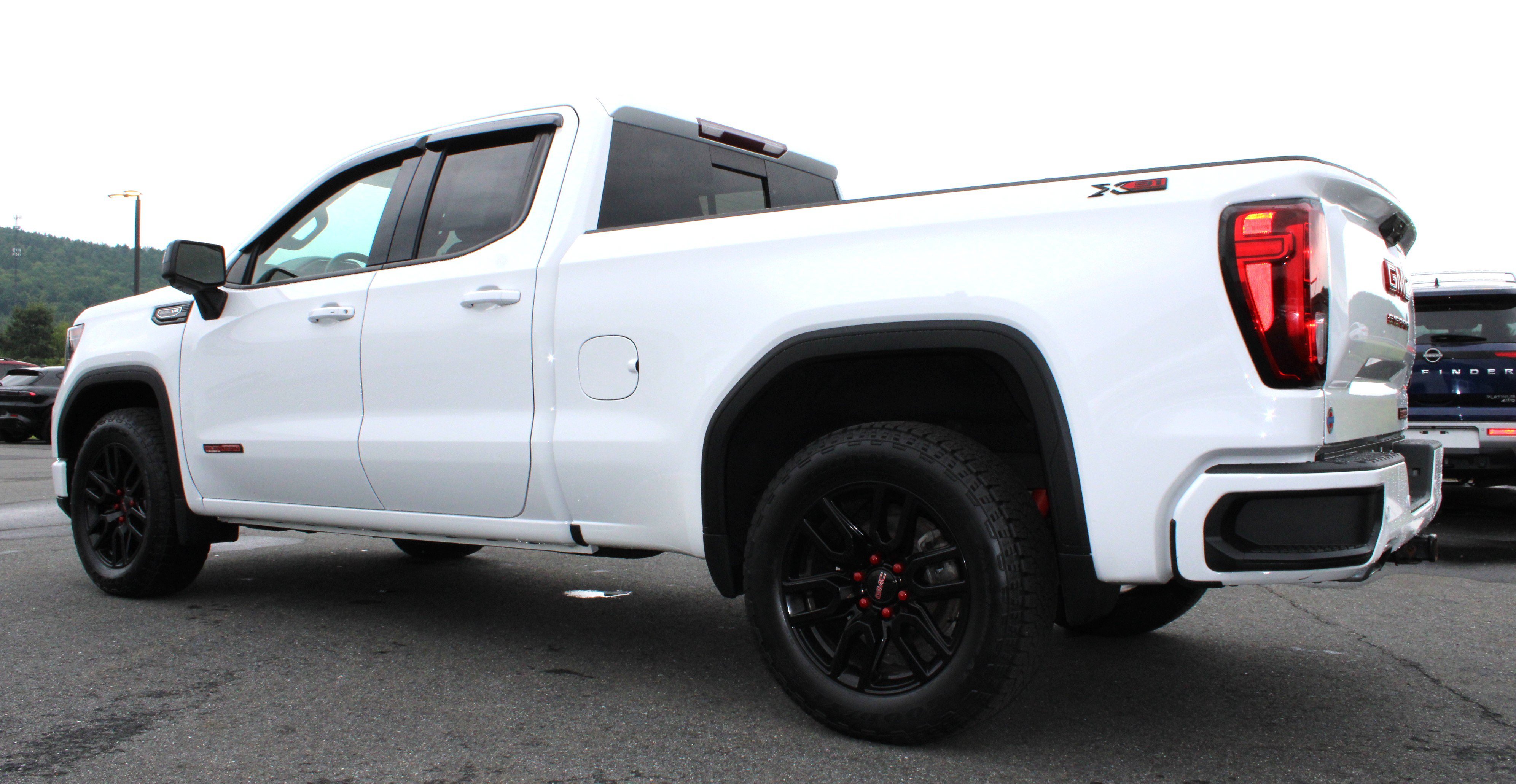 Used 2023 Summit White GMC Elevation image 12