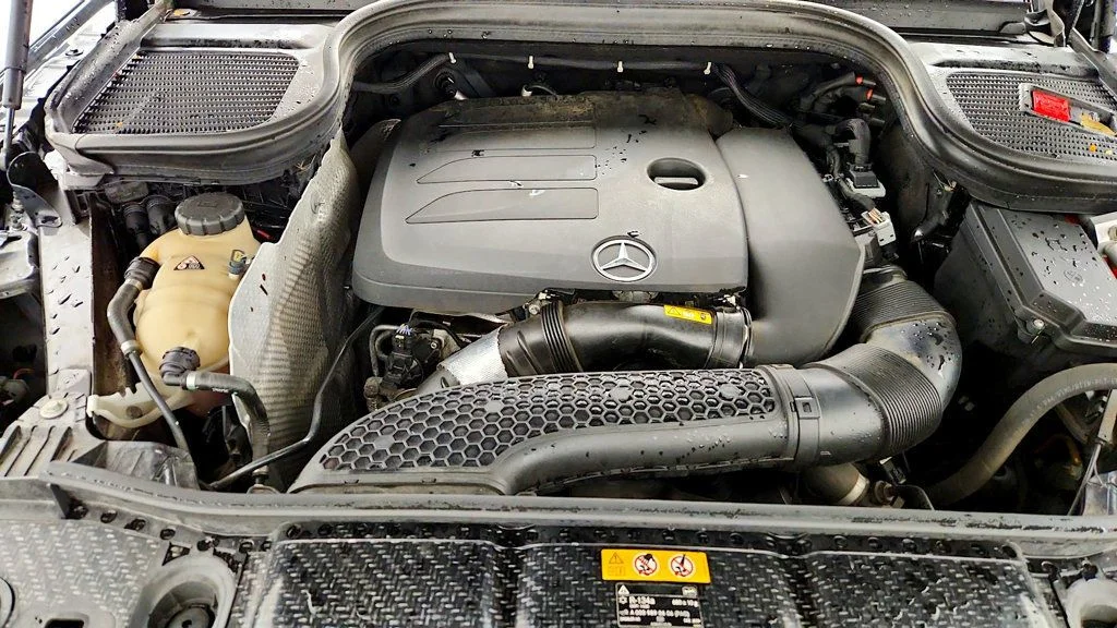 Used 2020 Black Mercedes-Benz GLE 350 4MATIC® SUV w/ Premium & Parking Assist Pkgs image 24