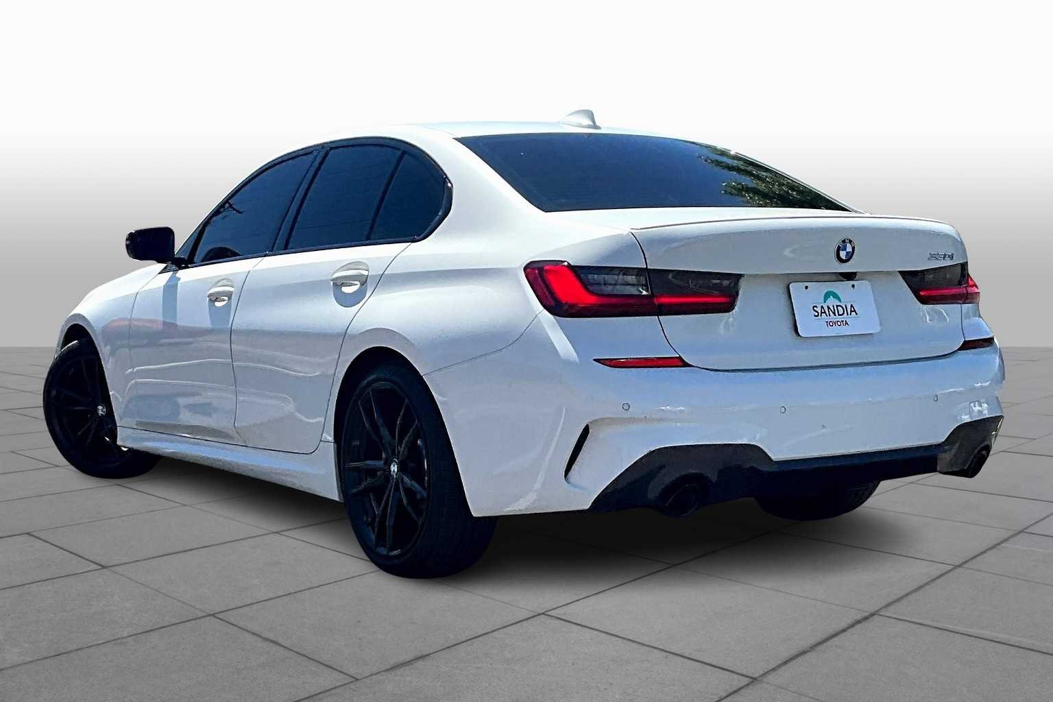 Used 2022 Alpine White BMW 330i image 11