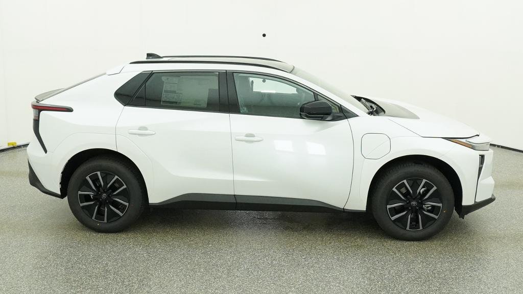 New 2026 Wind Chill Pearl Toyota XLE image 14