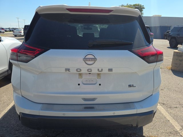 Used 2024 White Nissan SL image 4
