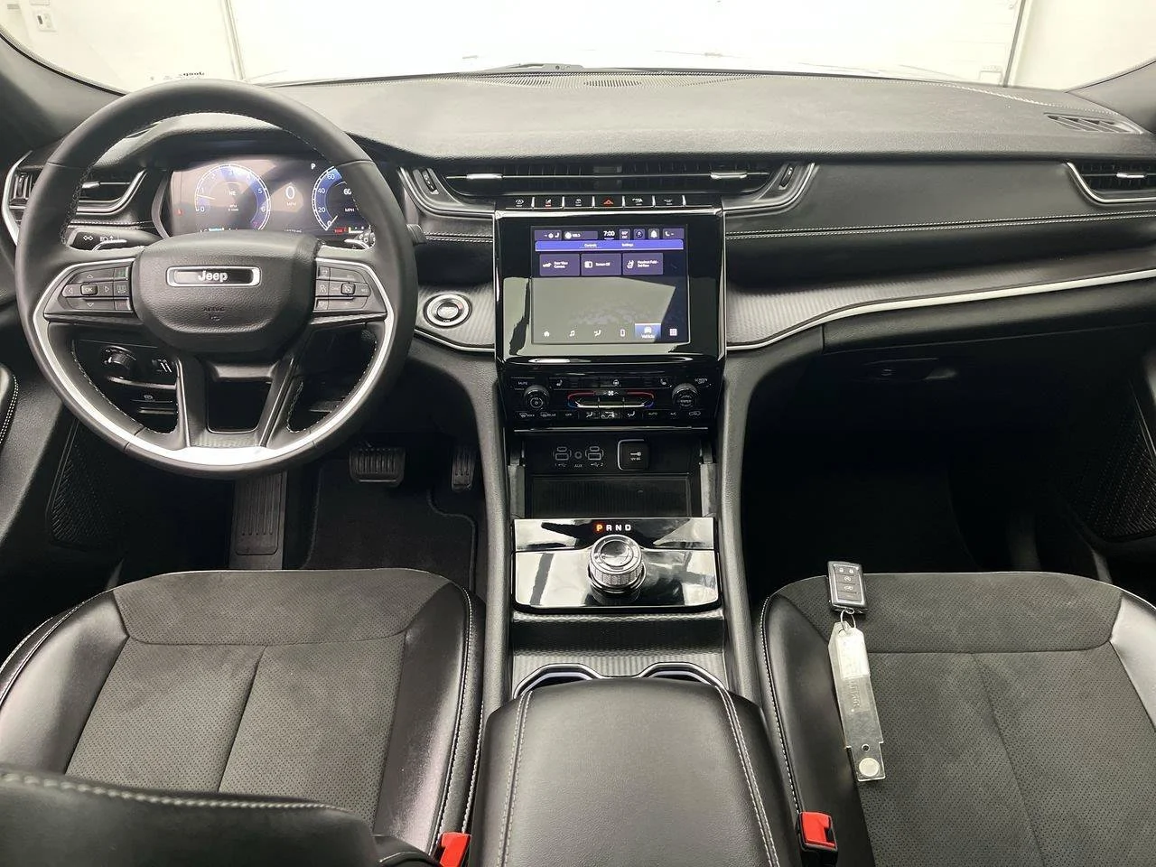 Used 2025 Silver Jeep Altitude X 4x4 image 17
