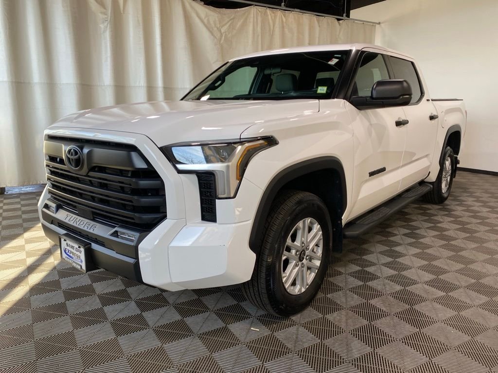 Used 2025 White Toyota SR5 image 5