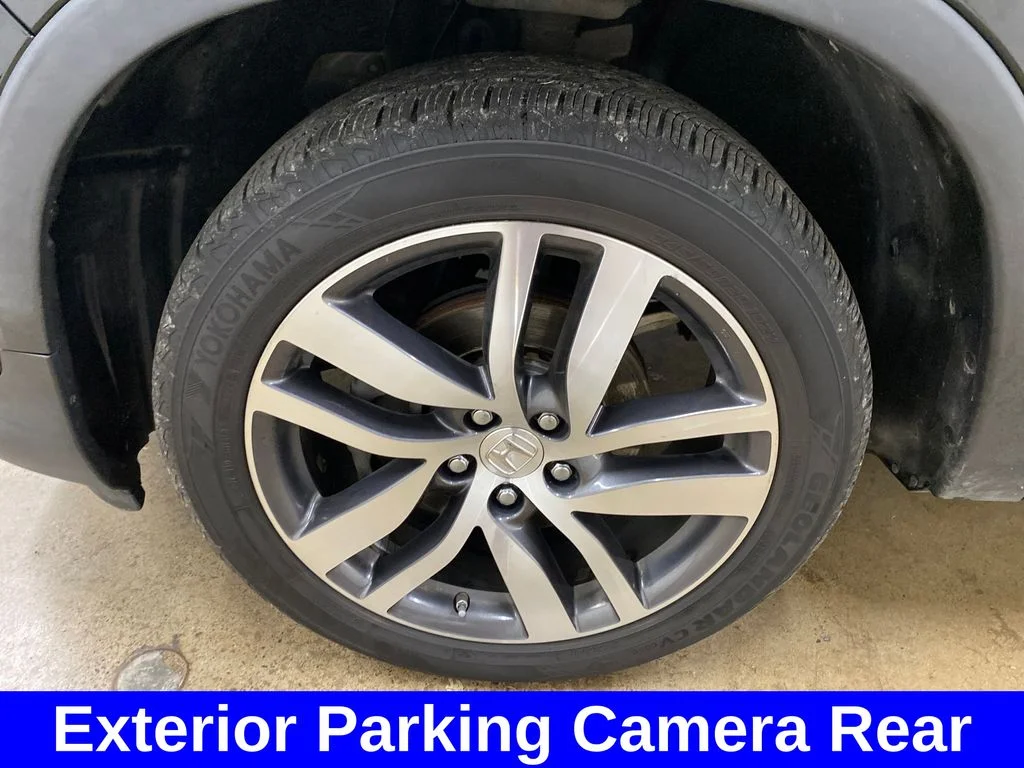 Used 2017  Honda Touring image 18