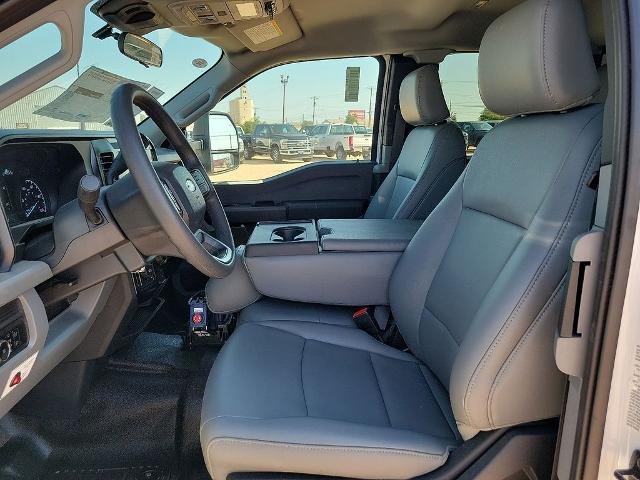 2024 Ford F-550 Super Duty Chassis Cab XL - Photo 43