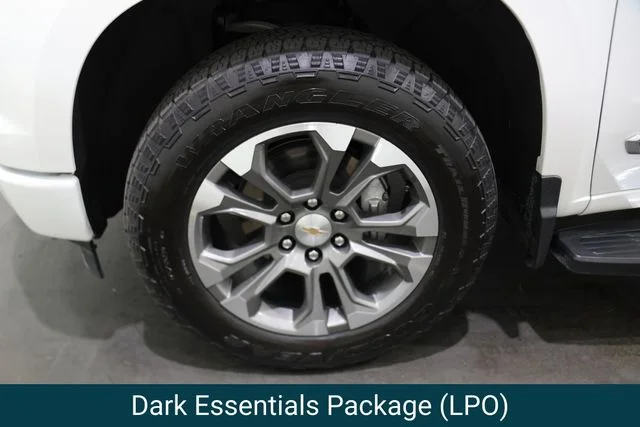 Used 2025 Pearl Chevrolet High Country image 6