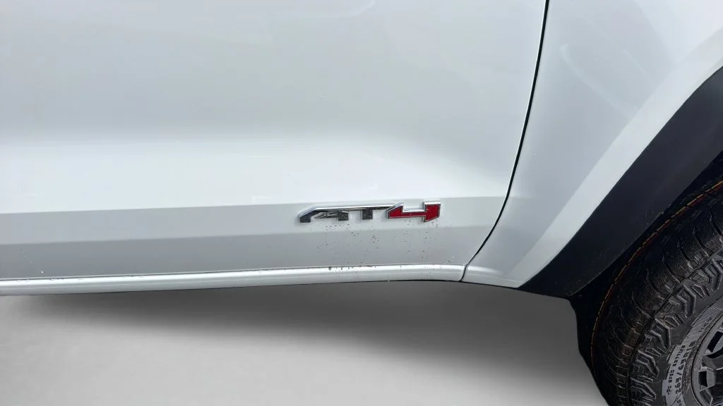 New 2026 Summit White GMC AT4 image 25