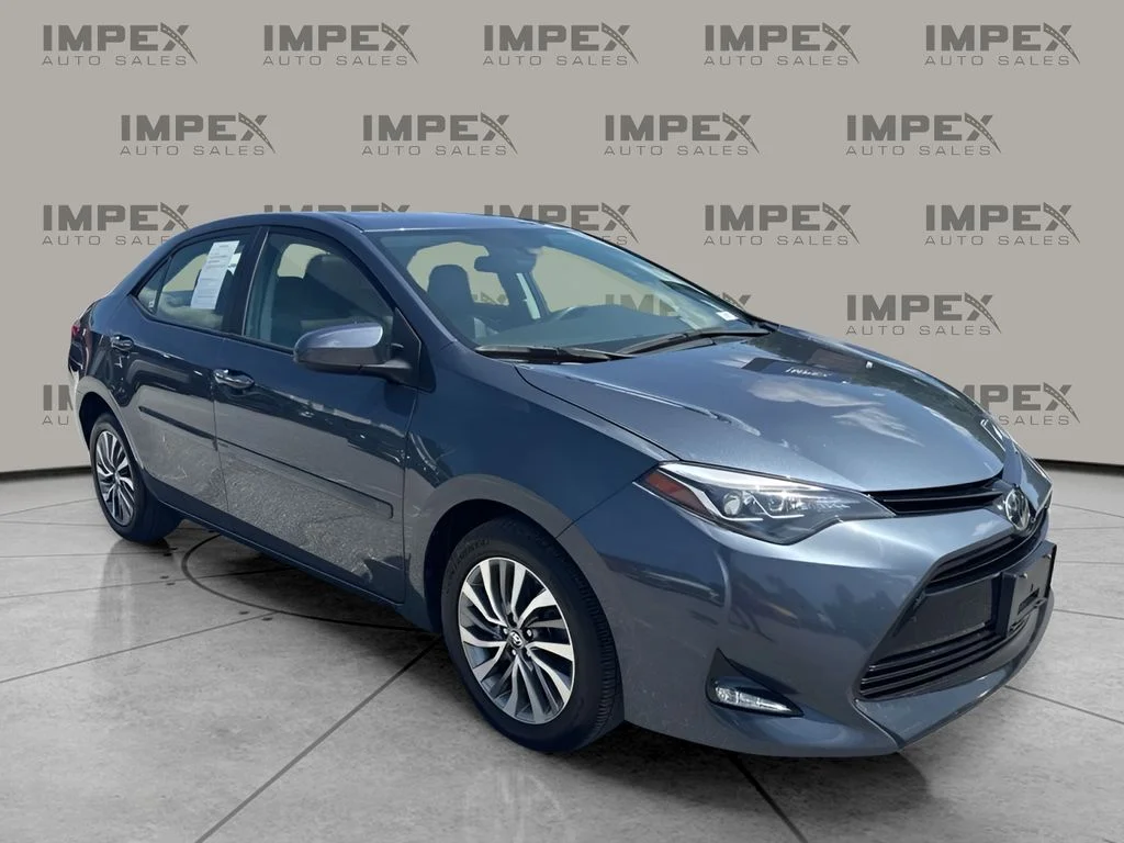 Used 2017 Gray Toyota XLE image 4
