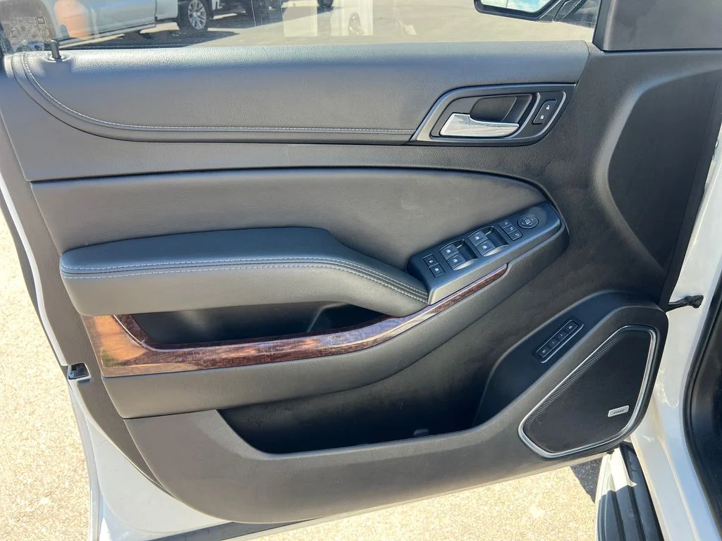 Used 2019 White GMC SLT image 21