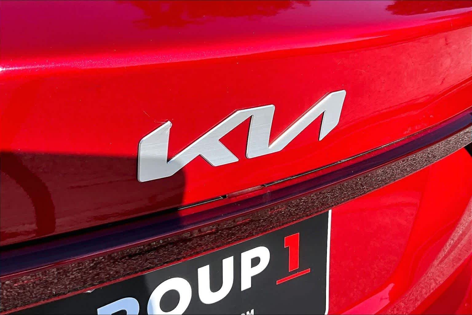 Used 2024 Currant Red Kia LXS image 30