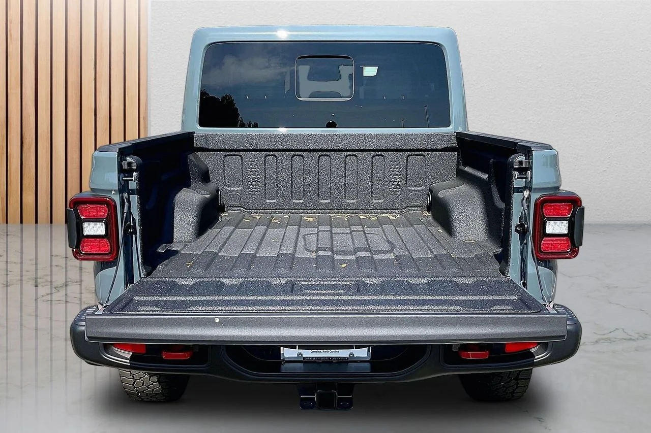 New 2026 Anvil Clear-Coat Exterior Paint Jeep Rubicon image 20