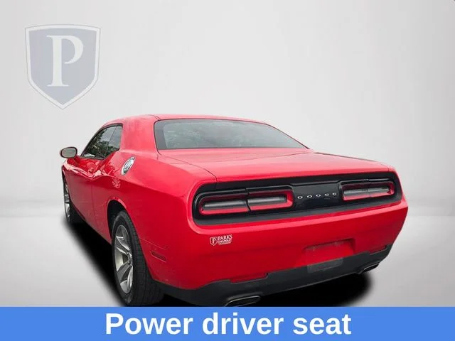 Used 2017 Red Dodge SXT image 8