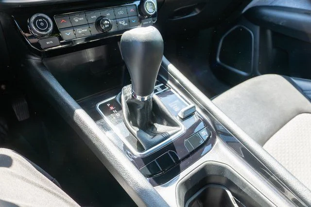 Used 2023 Black Jeep Latitude image 31
