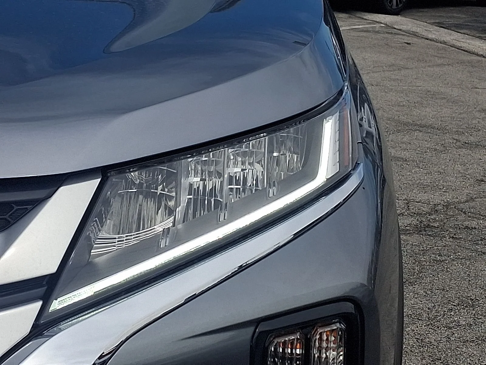 New 2027 Gray Mitsubishi 2.0 ES image 8