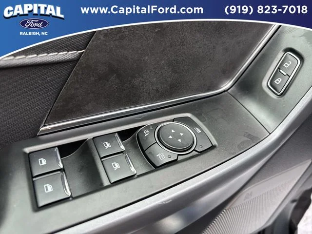 Used 2025 Blue Ford XLT image 21