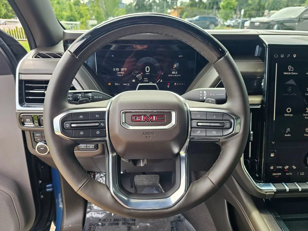 Used 2025 Downpour Metallic GMC Elevation image 27