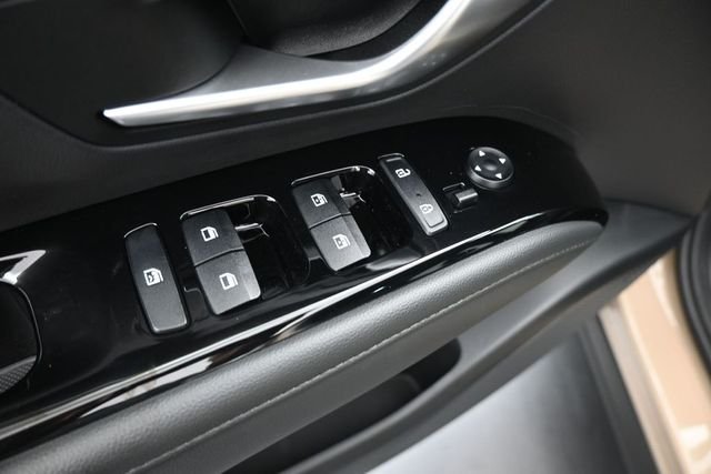 Used 2023 Beige Hyundai Limited image 13