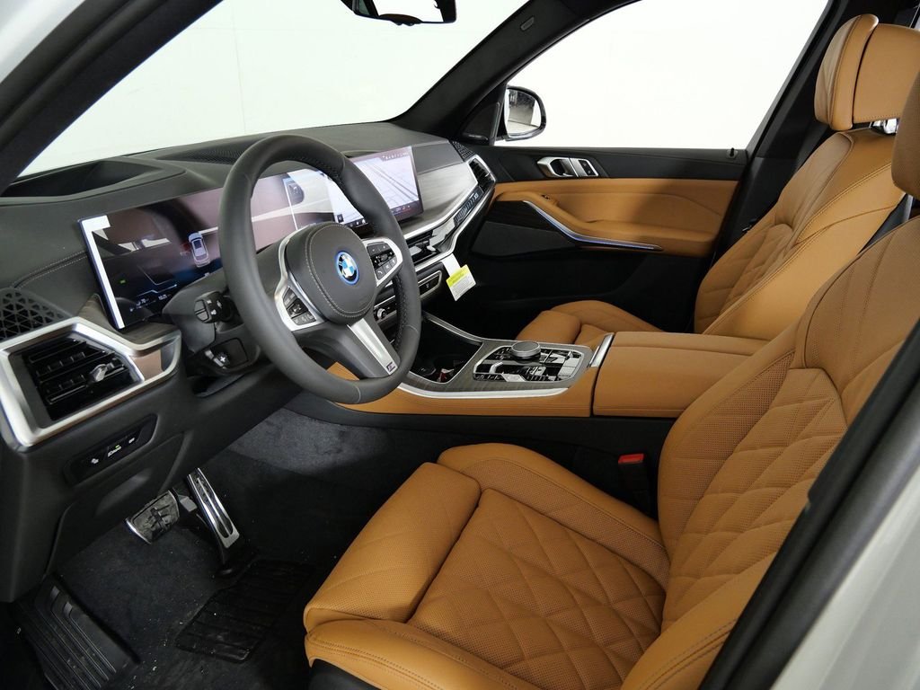 Used 2026 Mineral White Metallic BMW xDrive50e image 36