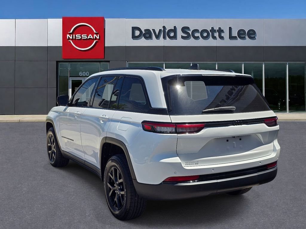 Used 2025 White Jeep Altitude X image 7