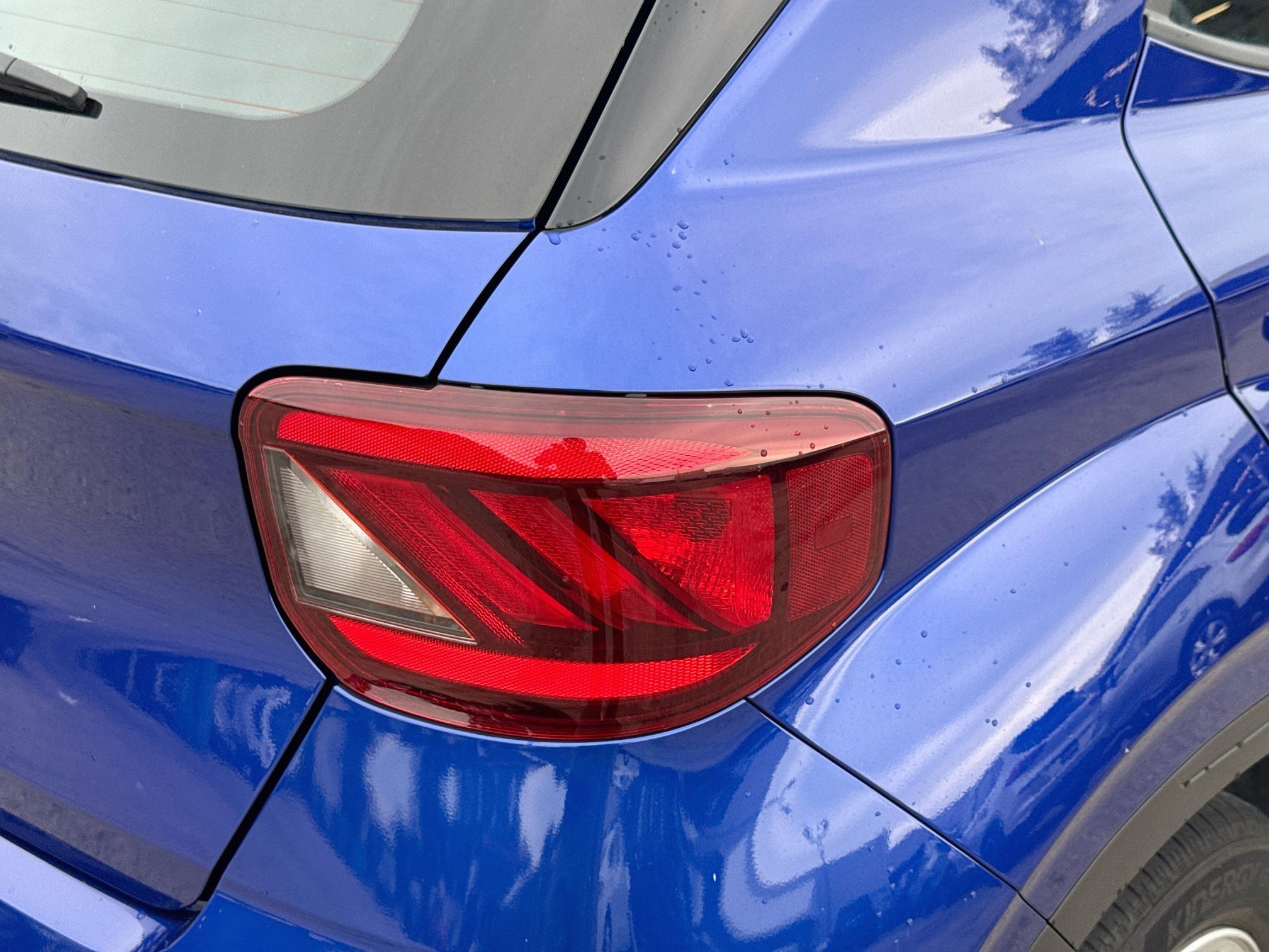 Used 2024 Intense Blue Hyundai SE image 24