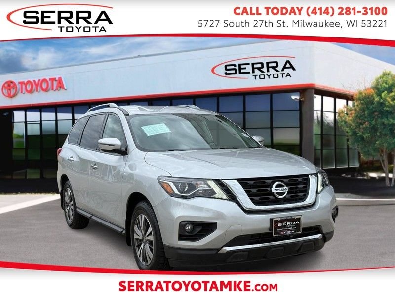 2017 Nissan Pathfinder SV 4WD's photo