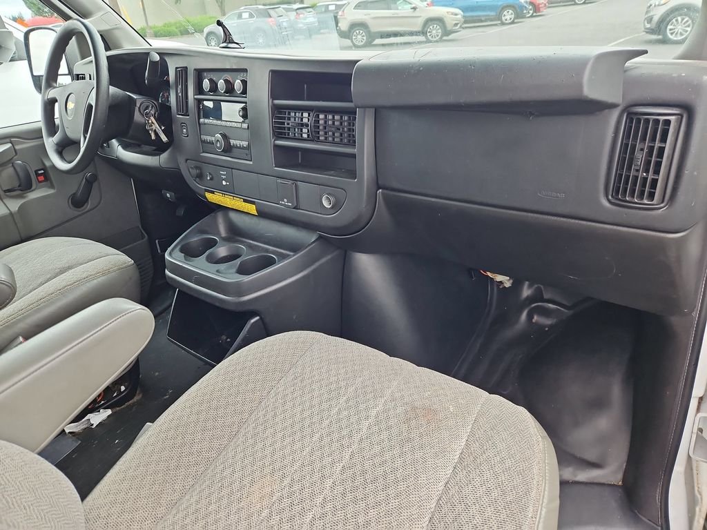 Used 2016 Summit White Chevrolet Work Van image 26