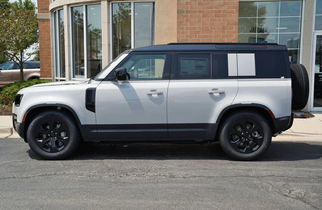 New 2026 Borasco Grey Land Rover S image 2