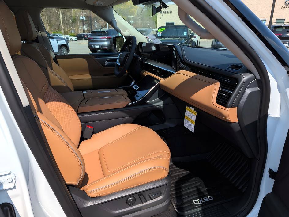 Used 2026 Radiant White INFINITI LUXE image 20