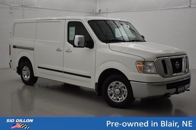 Used 2018 Glacier White Nissan SL image 12
