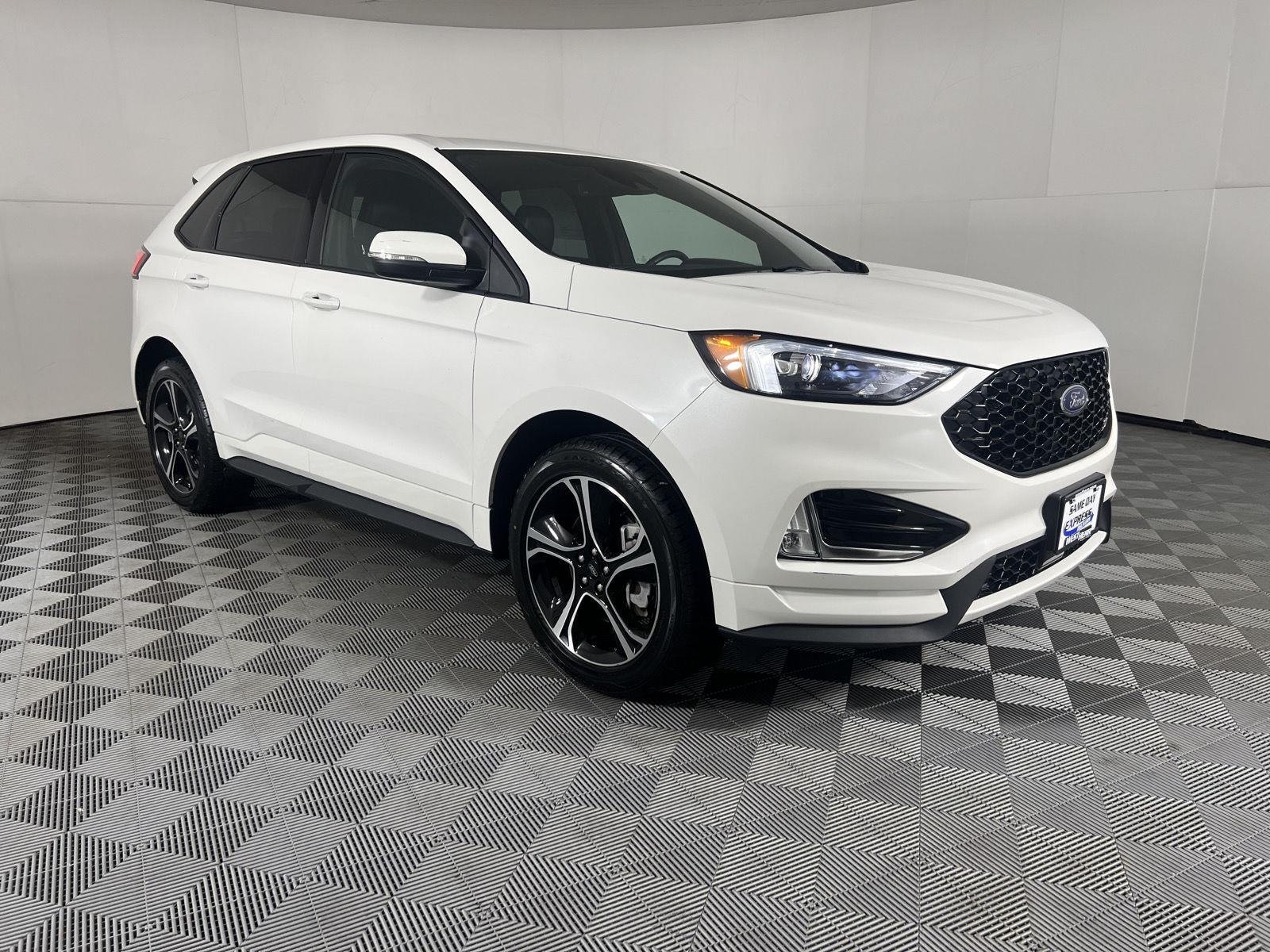 Used 2023 Star White Metallic Tri-Coat Ford ST image 25