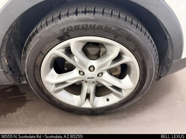 Used 2012 White Ford Limited image 10