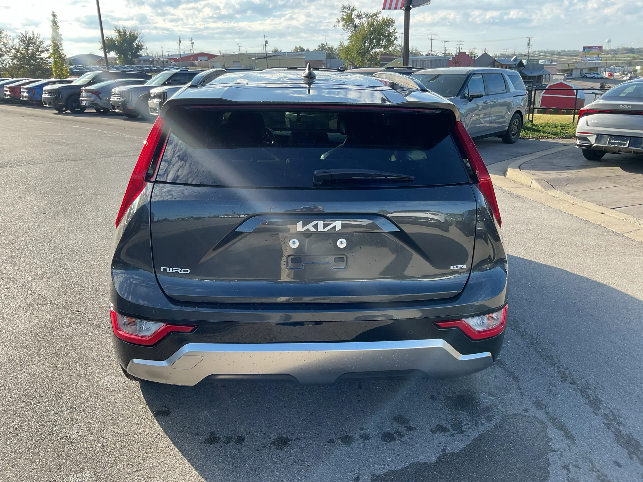 Certified Used 2025 Interstellar Gray Kia SX image 9