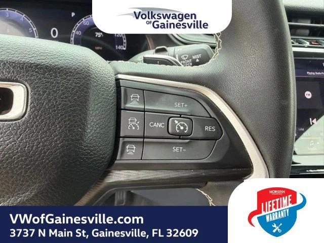 Used 2023 Diamond Black Crystal Pearlcoat Jeep Laredo image 26