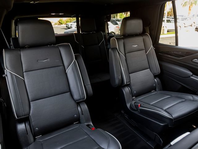 Used 2022 Crystal White Tricoat Cadillac Sport image 31