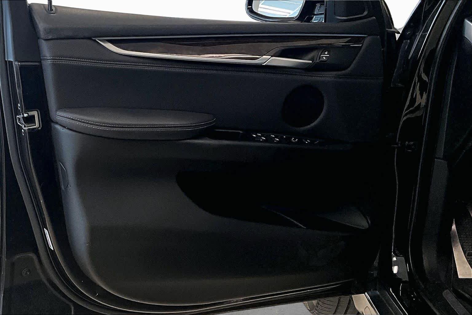 Used 2017 Black Sapphire Metallic BMW xDrive35i image 19