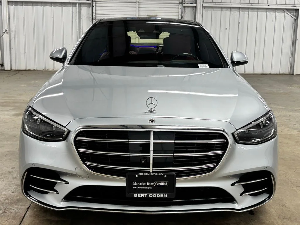 Used 2023 Silver Mercedes-Benz S 580 image 3