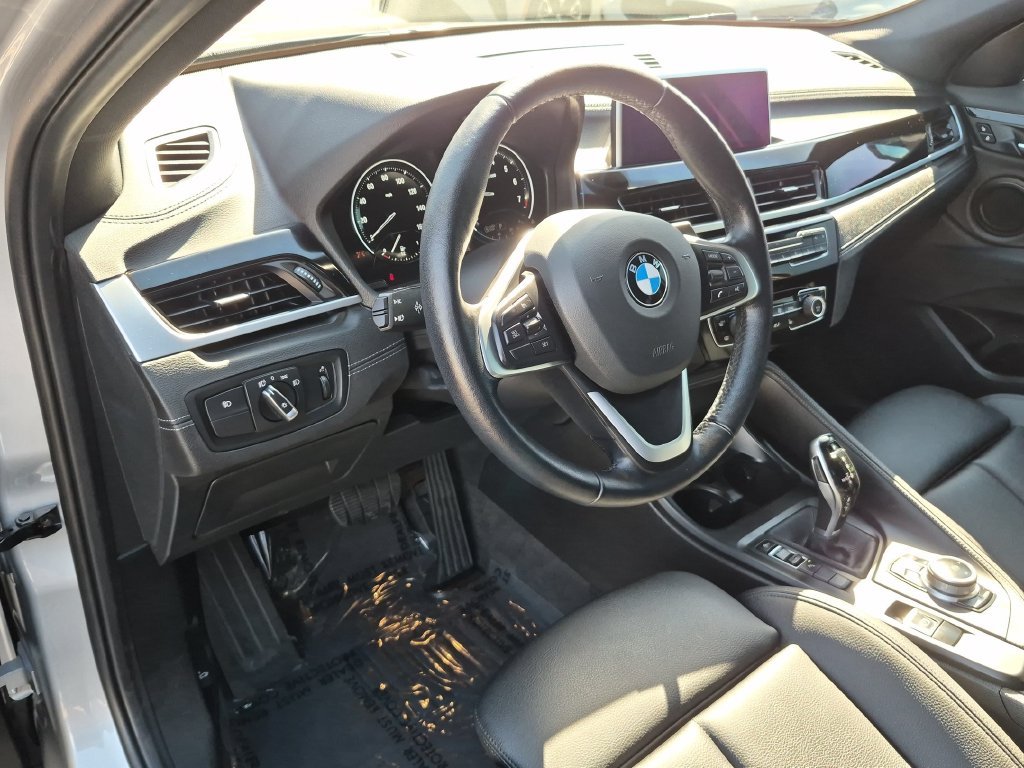 Used 2022 Silver BMW sDrive28i image 8