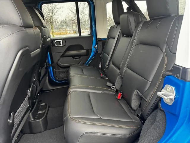 New 2026 Hydro Blue Pearl-Coat Exterior Paint Jeep Sahara image 19