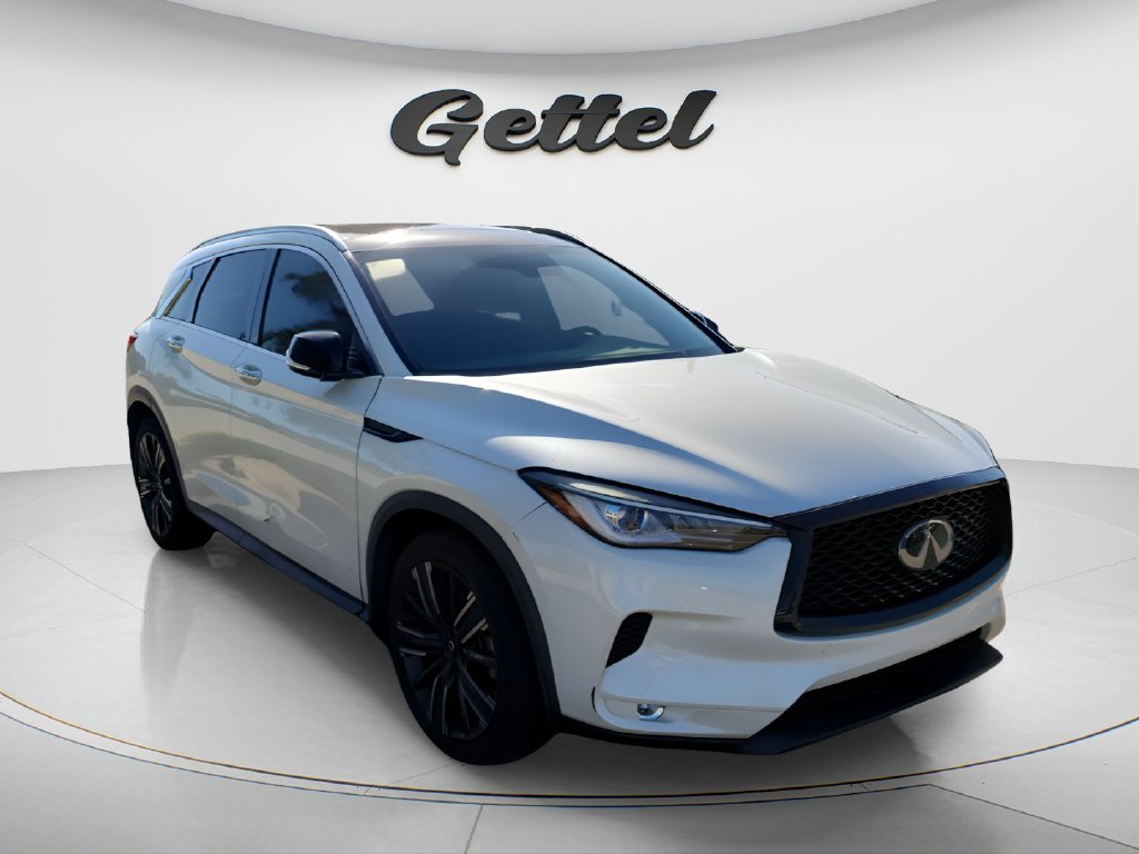 Used 2022 White INFINITI LUXE image 3