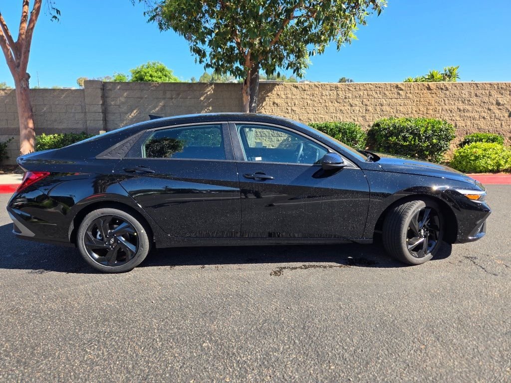 Used 2026 Black Hyundai SEL Sport image 8