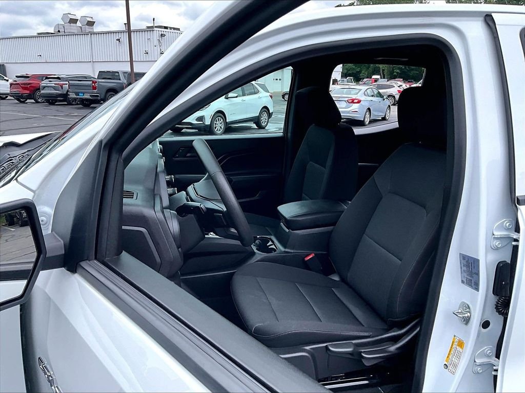 Used 2024 White Chevrolet Trail Boss image 10