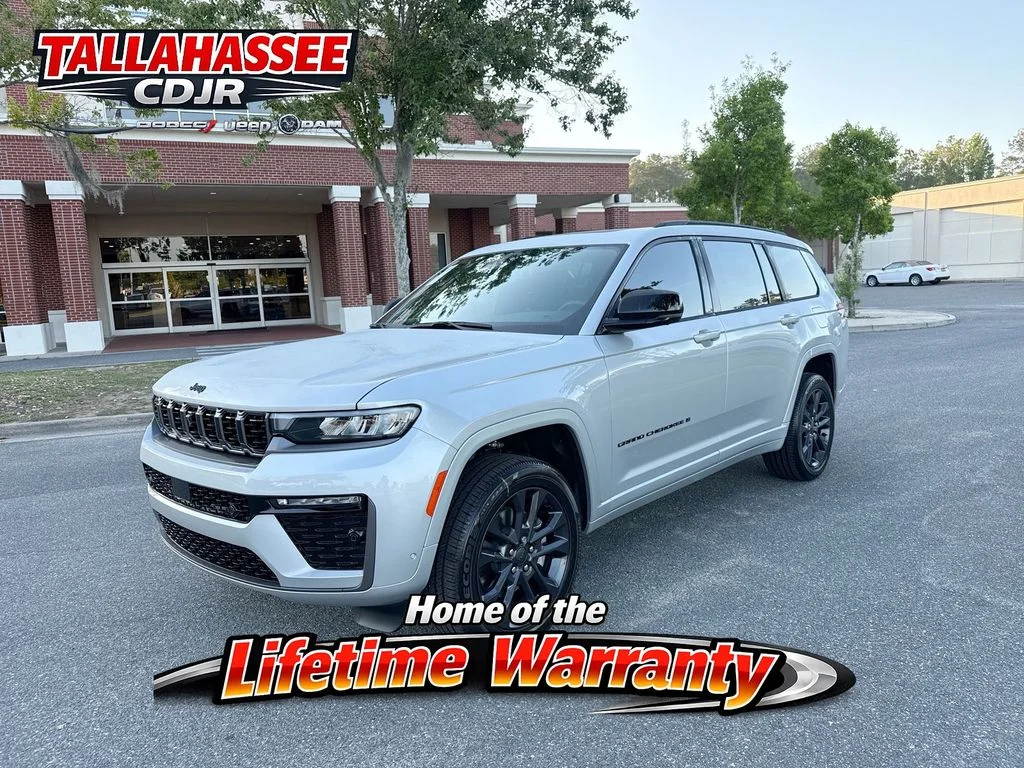 New 2026 Silver Zynith Exterior Paint Jeep Limited Reserve image 8