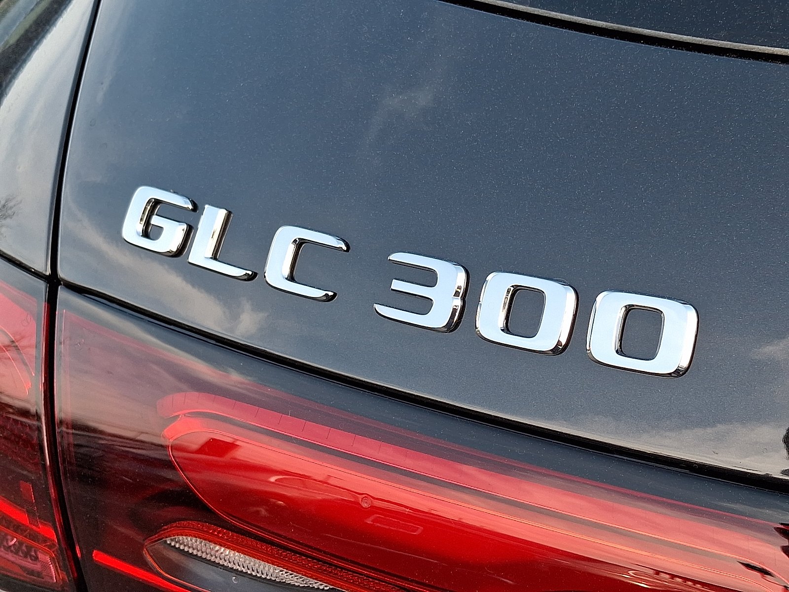 New 2026 Graphite Grey Metallic Mercedes-Benz GLC 300 image 17